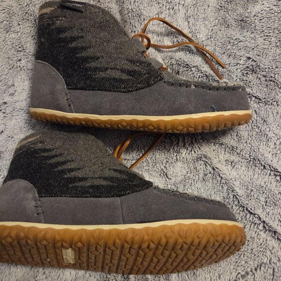 Minnetonka Torrey booties grey rag with wool suede and plush lining excellent us - Picture 2 of 7